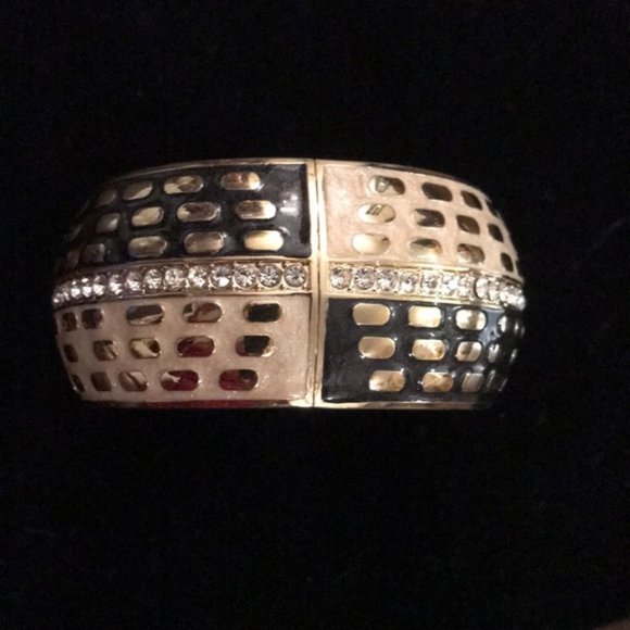Jewelry - EUC~ Rhinestone Embellished Bracelet